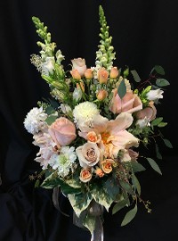 Natural Romance Bouquet of Roses and Dahlia