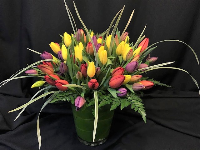 100 tulips in a vase