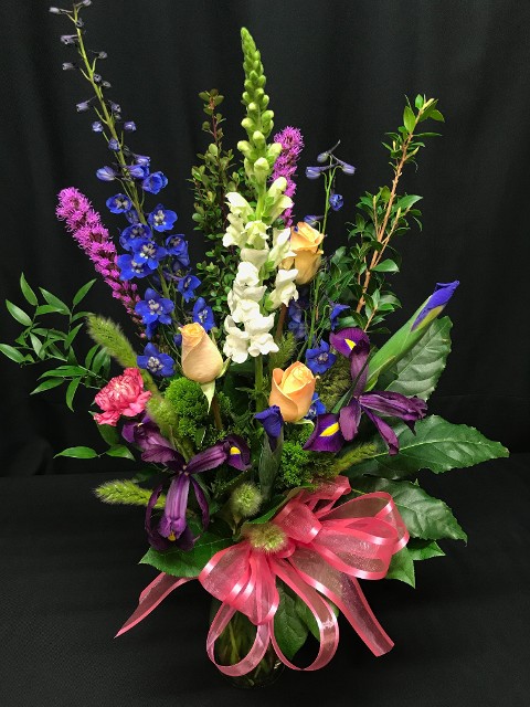 Large bold mixed bouquet