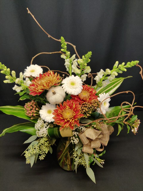 Neutral Autumn bouquet premium with kiwi vine branches